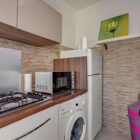 Appartement Beautiful In With Balcony *