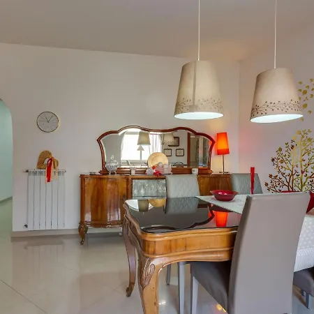 Appartement Beautiful In With Balcony