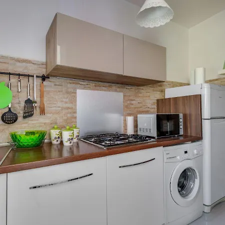 Appartement Beautiful In With Balcony
