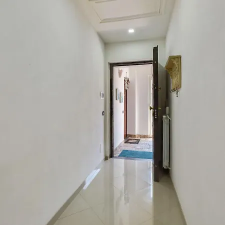 Beautiful In With Balcony Appartement